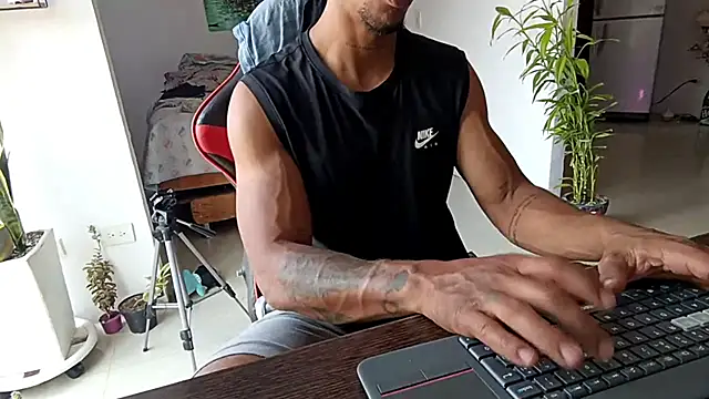 Snapshot of Adam_Valenciia chatting on 14, 2, 2026 Adam Valenciia online show from 14, 2, 2026