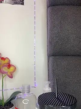 Thando04 online show from 20, 9, 2025