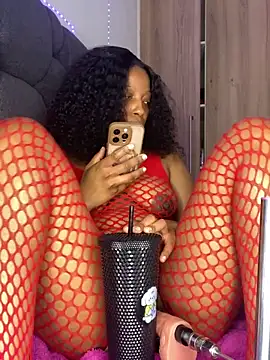 Thando04 online show from 6, 10, 2025