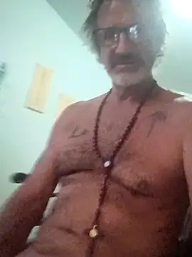 Snapshot of Cloudin_around chatting on 11, 10, 2025 Cloudin around online show from 11, 10, 2025