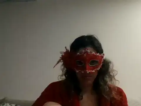 Snapshot of couple-tuga chatting on 8, 2, 2025 couple-tuga online show from 8, 2, 2025