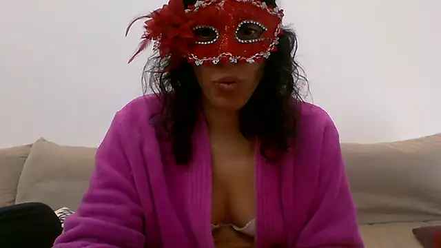 Snapshot of couple-tuga chatting on 17, 2, 2025 couple-tuga online show from 17, 2, 2025