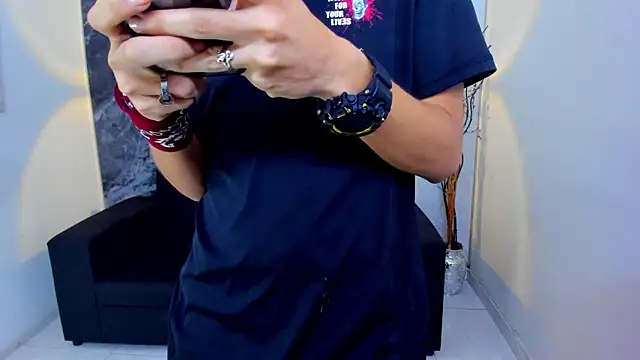 Snapshot of anyelo_waller chatting on 4, 1, 2025 anyelo waller online show from 4, 1, 2025