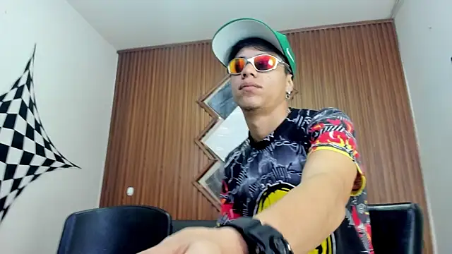 Snapshot of anyelo_waller chatting on 2, 3, 2025 anyelo waller online show from 2, 3, 2025