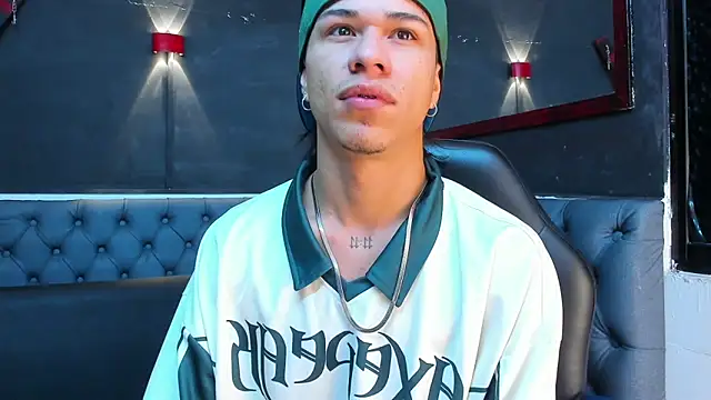 Snapshot of anyelo_waller chatting on 4, 10, 2025 anyelo waller online show from 4, 10, 2025