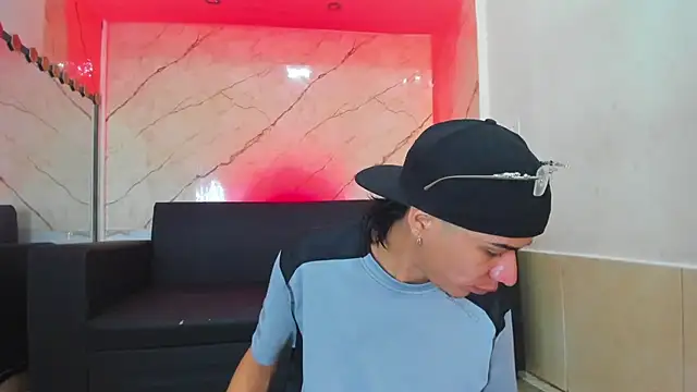 Snapshot of anyelo_waller chatting on 12, 10, 2025 anyelo waller online show from 12, 10, 2025