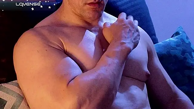 Snapshot of life_warrior chatting on 19, 12, 2024 life warrior online show from 19, 12, 2024