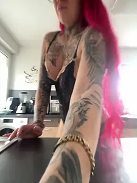 Mia-Fuchs online show from 2, 2, 2026