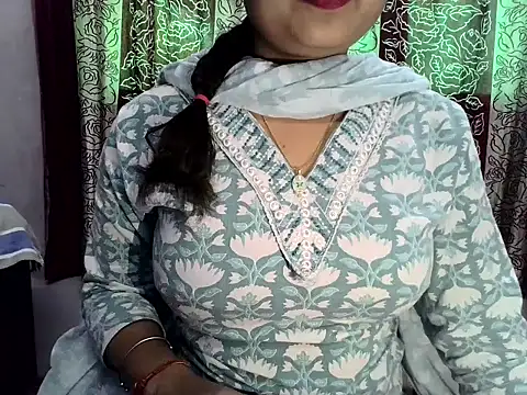 Snapshot of SIYA_MAVI chatting on 8, 2, 2026 SIYA MAVI online show from 8, 2, 2026