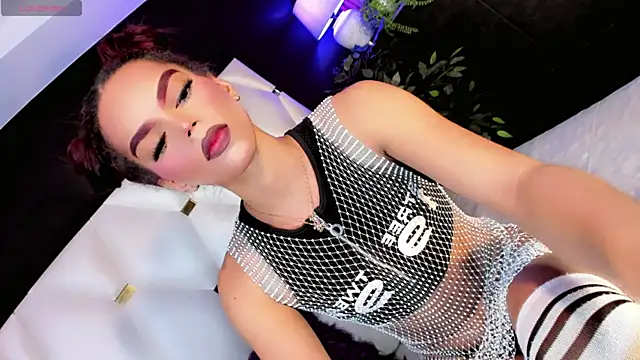 Diva Smith02 online show from 12, 4, 2026