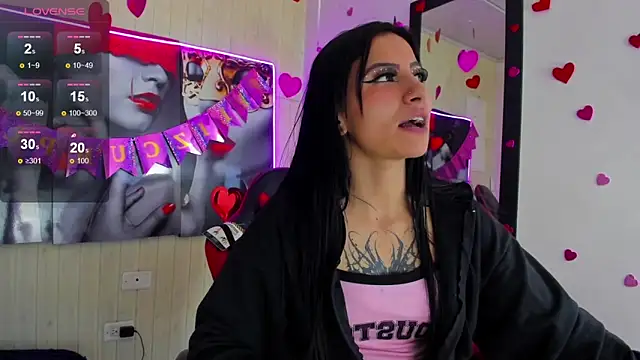 Anniee x online show from 12, 3, 2026