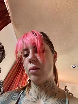 Izy cute  online show from 7, 5, 2026