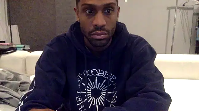 Snapshot of mileshighclub420 chatting on 6, 1, 2025 mileshighclub420 online show from 6, 1, 2025