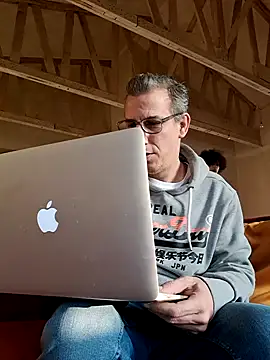 Snapshot of dimitrimarek chatting on 18, 1, 2025 dimitrimarek online show from 18, 1, 2025