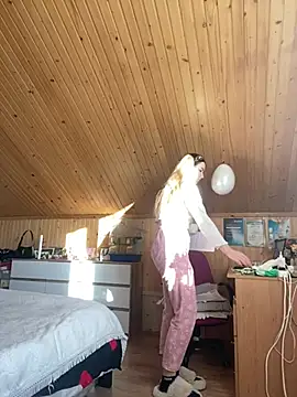 mewKate online show from 20, 3, 2025