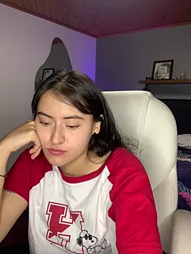 Snapshot of Camila_pinkk chatting on 1, 3, 2025 Camila pinkk online show from 1, 3, 2025