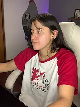 Snapshot of Camila_pinkk chatting on 1, 3, 2025 Camila pinkk online show from 1, 3, 2025