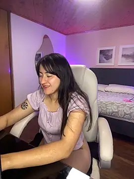 Snapshot of Camila_pinkk chatting on 7, 3, 2025 Camila pinkk online show from 7, 3, 2025