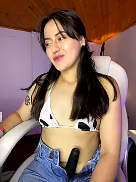 Snapshot of Camila_pinkk chatting on 10, 10, 2025 Camila pinkk online show from 10, 10, 2025