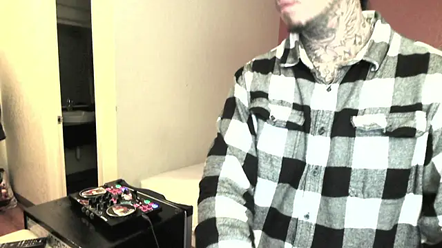 justthetip4209 online show from 18, 2, 2025