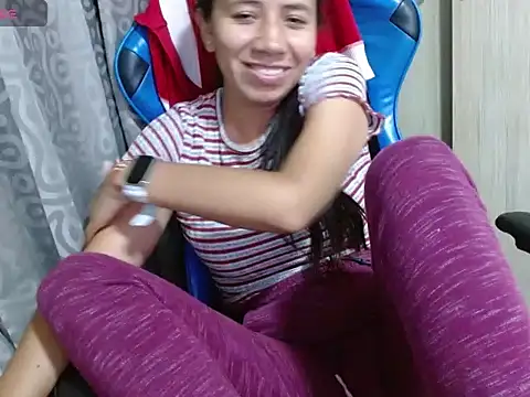 Danielagomez33 online show from 14, 4, 2026