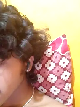 CosmicEmuu online show from 17, 2, 2025