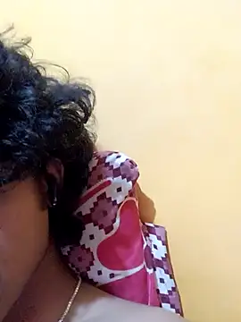 CosmicEmuu online show from 4, 3, 2025