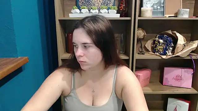 Snapshot of mini_girly chatting on 5, 10, 2025 mini girly online show from 5, 10, 2025