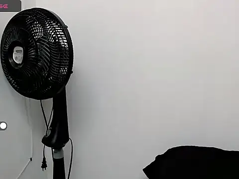 Snapshot of mia_grey01 chatting on 6, 2, 2025 mia grey01 online show from 6, 2, 2025