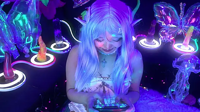 LaytonBox online show from 8, 4, 2026