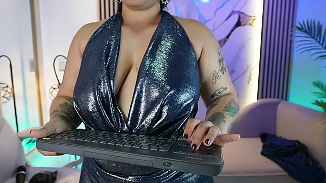 Emma Walkerr  online show from 6, 2, 2026