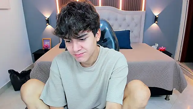 Tommy18   online show from 7, 4, 2026