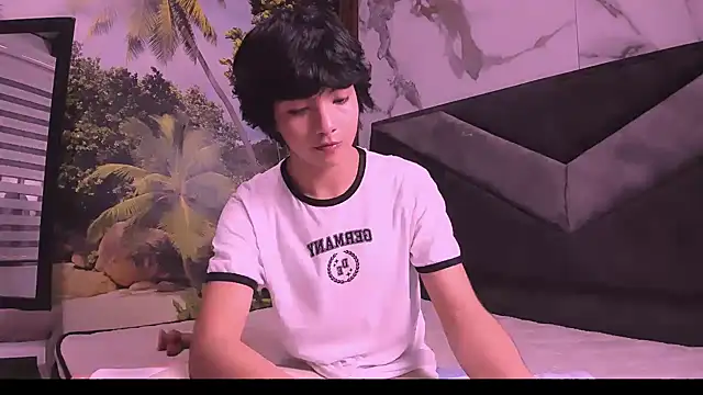 AllanYong18 online show from 24, 2, 2025