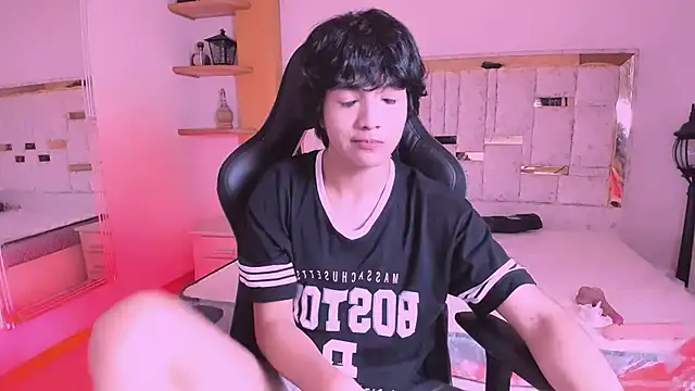 AllanYong18 online show from 1, 3, 2025