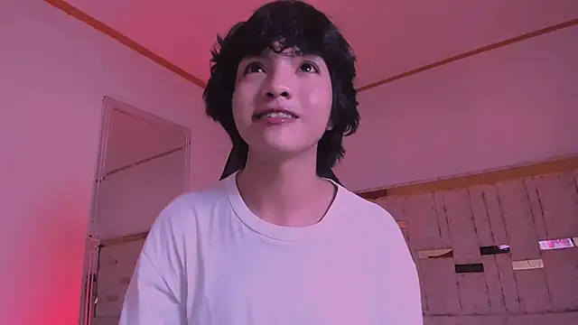 AllanYong18 online show from 13, 3, 2025