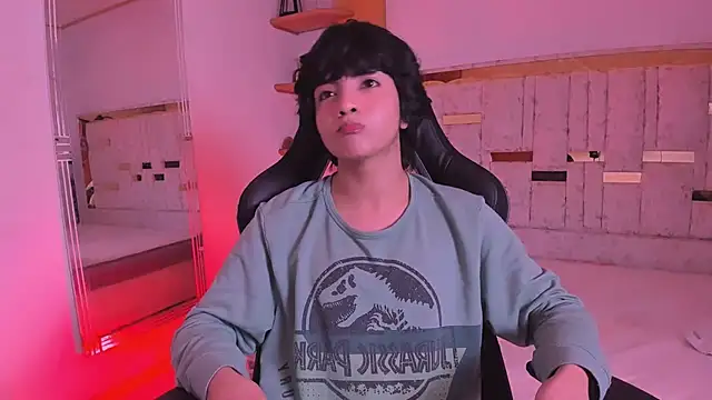 AllanYong18 online show from 19, 3, 2025