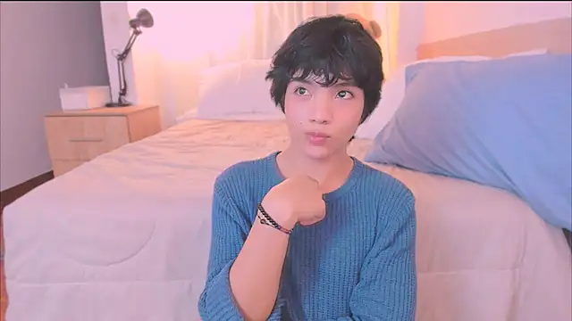 AllanYong18 online show from 1, 12, 2025