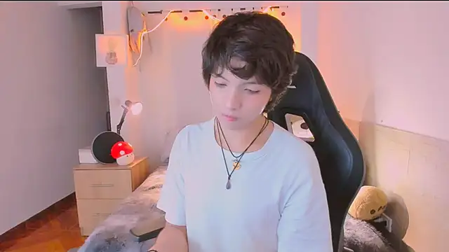 AllanYong18 online show from 13, 4, 2026