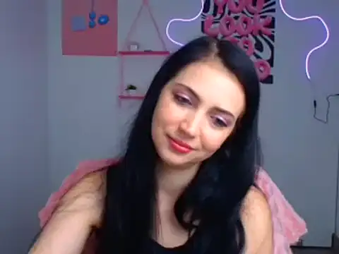 Snapshot of Amalia_amor chatting on 12, 10, 2025 Amalia amor online show from 12, 10, 2025