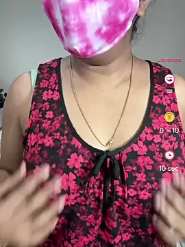 Snapshot of ArathyNambyarMallu chatting on 19, 6, 2026 ArathyNambyarMallu online show from 19, 6, 2026