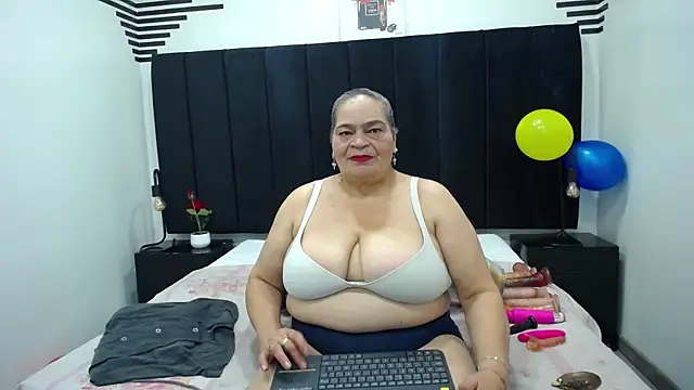 VickyBoobss online show from 28, 10, 2025