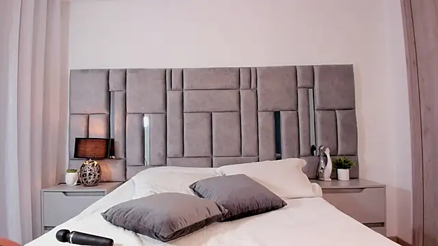 Karla Hudsson online show from 11, 2, 2025