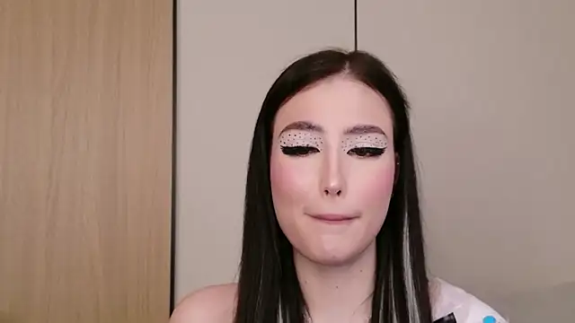 EmmaLawrens online show from 15, 4, 2026