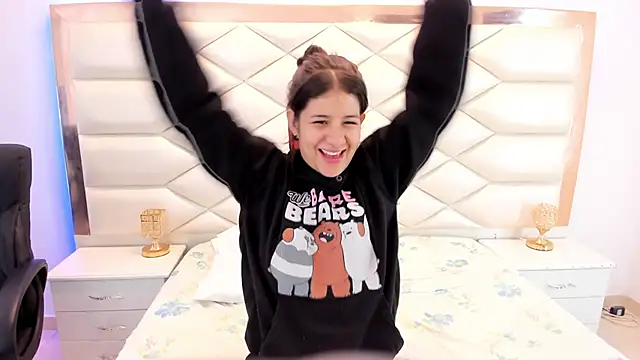 Snapshot of MiaQueen021 chatting on 30, 1, 2025 MiaQueen021 online show from 30, 1, 2025