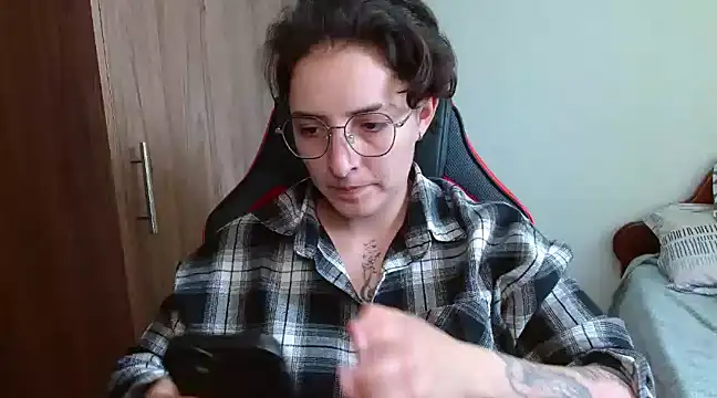 Snapshot of alex_parker07 chatting on 8, 1, 2025 alex parker07 online show from 8, 1, 2025