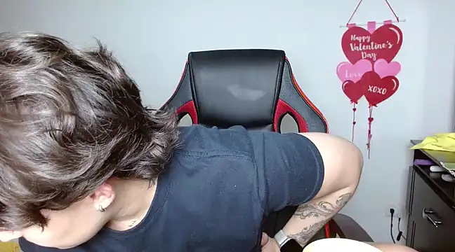 Snapshot of alex_parker07 chatting on 6, 3, 2025 alex parker07 online show from 6, 3, 2025