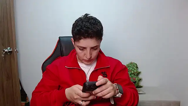 Snapshot of alex_parker07 chatting on 3, 10, 2025 alex parker07 online show from 3, 10, 2025