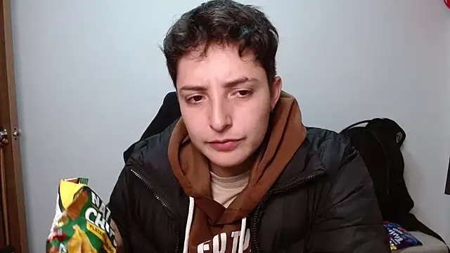 Snapshot of alex_parker07 chatting on 16, 10, 2025 alex parker07 online show from 16, 10, 2025