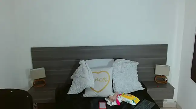 RAICHELLCOOPER1 online show from 22, 2, 2025