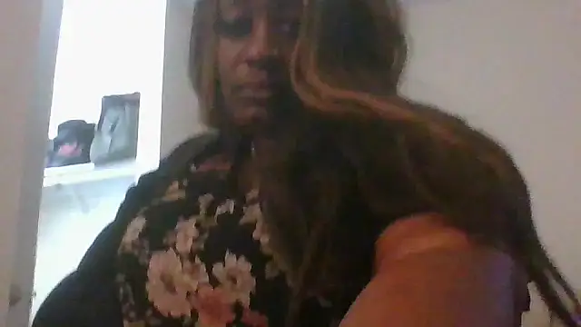 ExoticChocolit online show from 4, 12, 2025